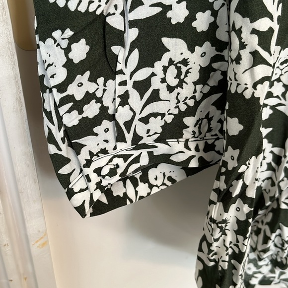 FUN TO FUN BLOUSE.SIZE S. NWOT. - Picture 7 of 7